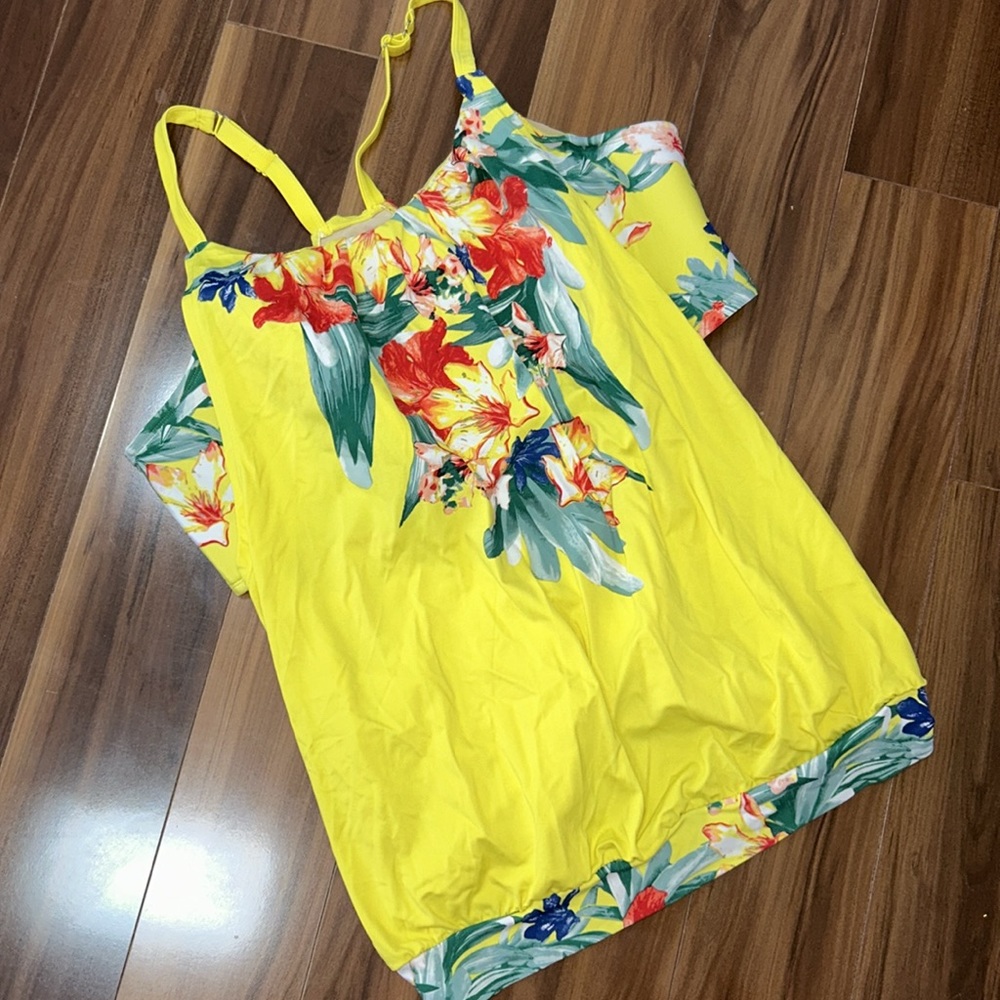 Size 22 / 3X cacique swim bandeau tankini swim top